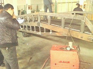 正在制造中的車橋 正在制造中的車橋